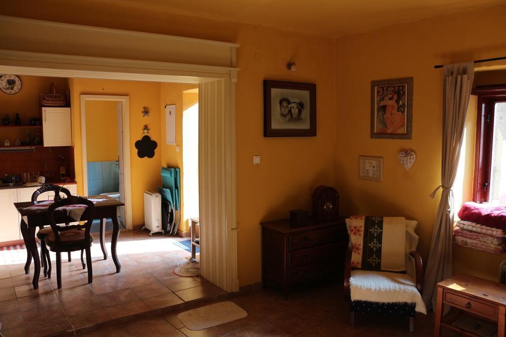 Apartman Na Zlatom Dvore Banská Štiavnica Rom bilde