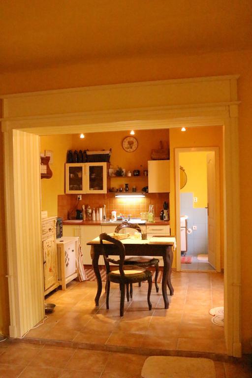 Apartman Na Zlatom Dvore Banská Štiavnica Rom bilde